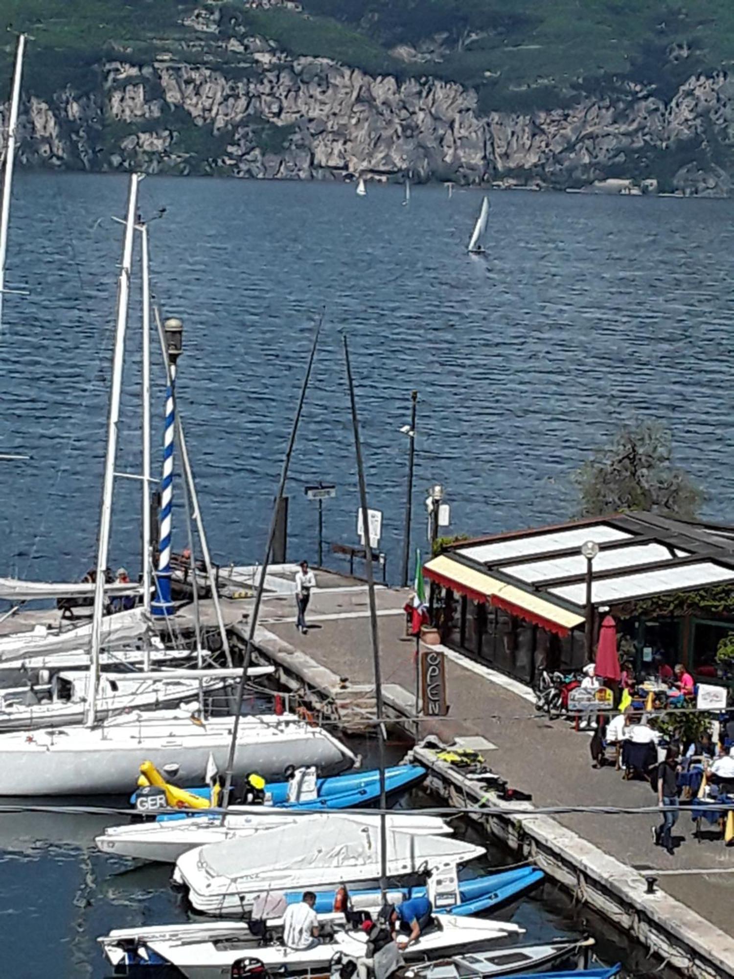 Hotel Danieli La Castellana Lago Di Garda Brenzone sul Garda Exterior photo